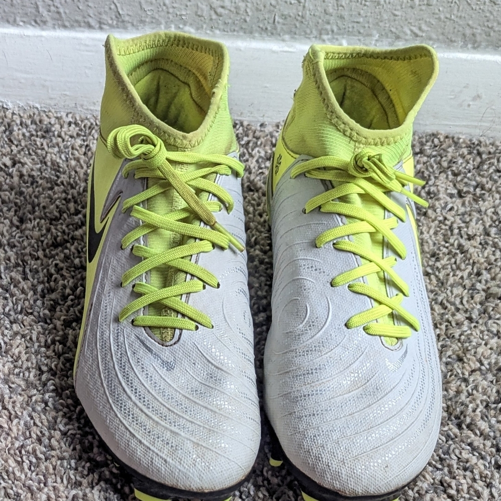 Nike Phantom Luna II Academy FG MG Mad Voltage Soccer Cleats US 6.5 FD6725-003 - Picture 4 of 9